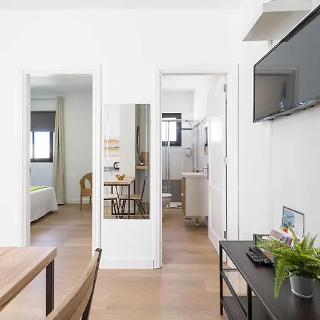 Mahostly Comillas Se Arrecife (Lanzarote)